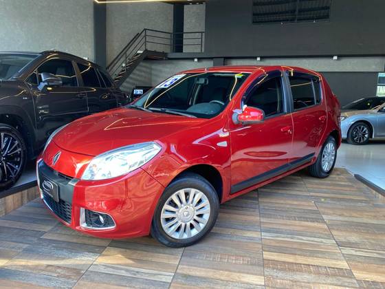 RENAULT SANDERO 1.6 PRIVILÉGE 16V FLEX 4P AUTOMÁTICO